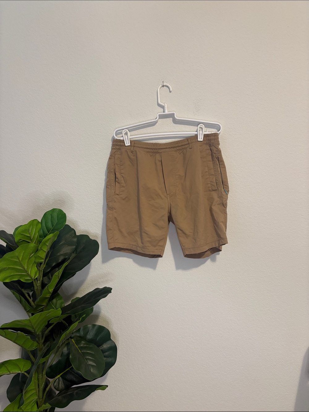 Birddogs Flat-Front Khaki Shorts with Elastic Waistband Large Classic